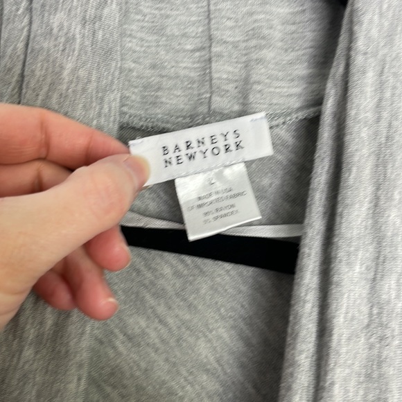 Barneys New York drapery cowl neckline oversized stretchy thumb hole top - Picture 7 of 10